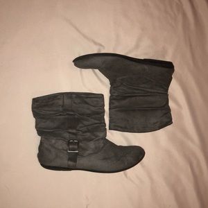 Grey boots